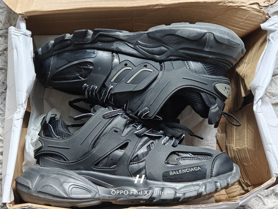 Balenciaga track 1