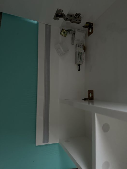 Горен шкаф за баня с огледало и LED Лора