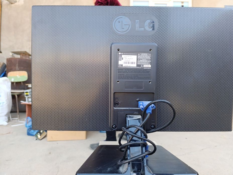 Монитор LG 2012 года