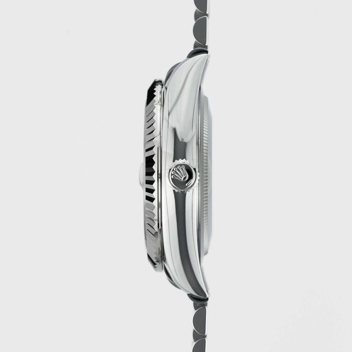 Rolex Sky-Dweller 42mm 336934Bright Blue dial on Jubilee