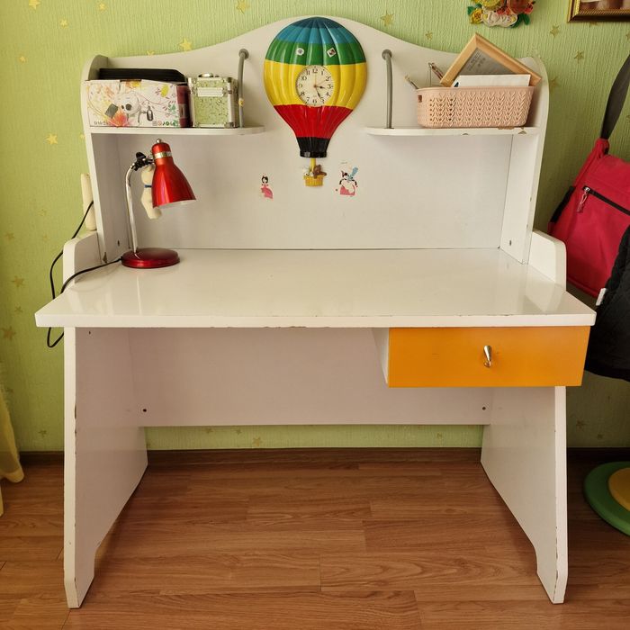 Продам письменный стол