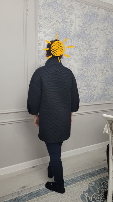 Продам куртку  интересный стильный куртку.