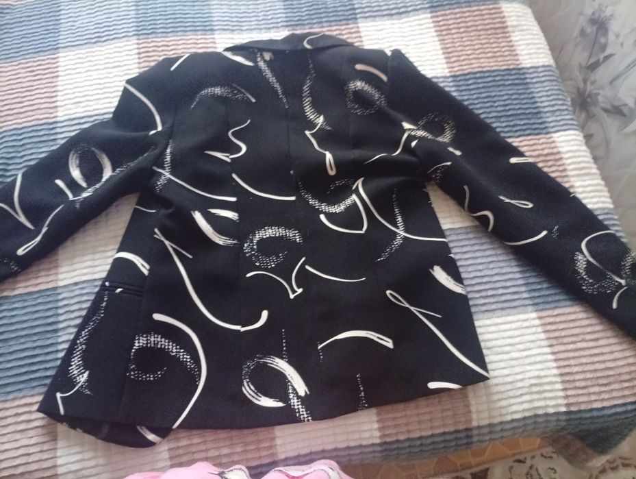 неношенный пиджак с узорами