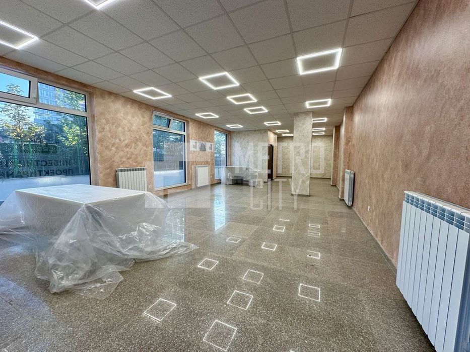 Дава се под наем Магазин в София, Студентски град - 110 кв.м за 1319 € - Снимка #2
