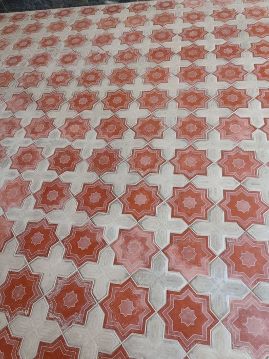 Жуда холати яхши сакланган бурчатка сотилади.Сифати яхши лекин арзон.