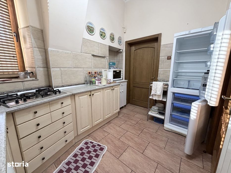 Vand casa Cornisa pe 1 nivel, singur in curte