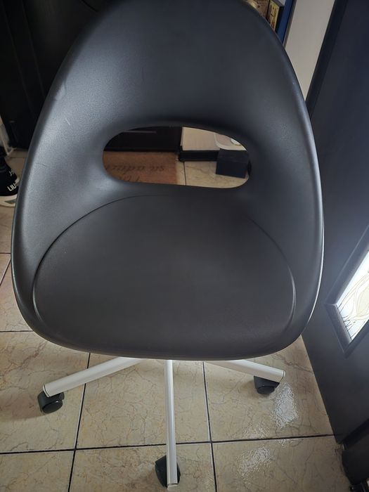 Scaun gaming +Scaun birou 100 lei