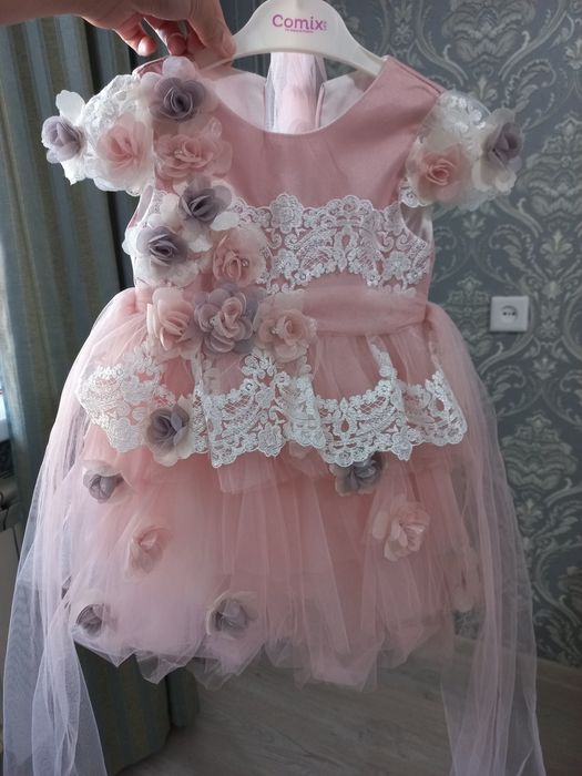 Нарядное Платья на годик