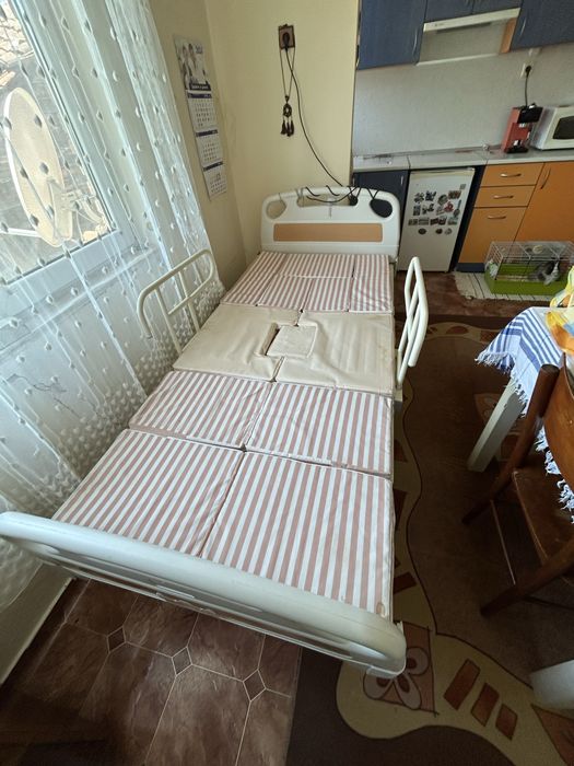 Електрическо болнично легло