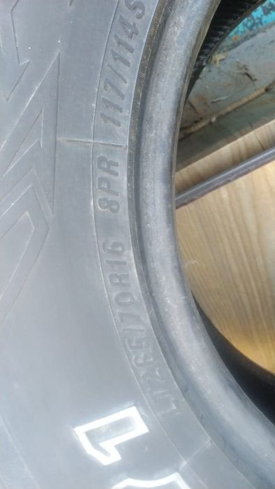 Шины и запаска на Mitsubishi Montero