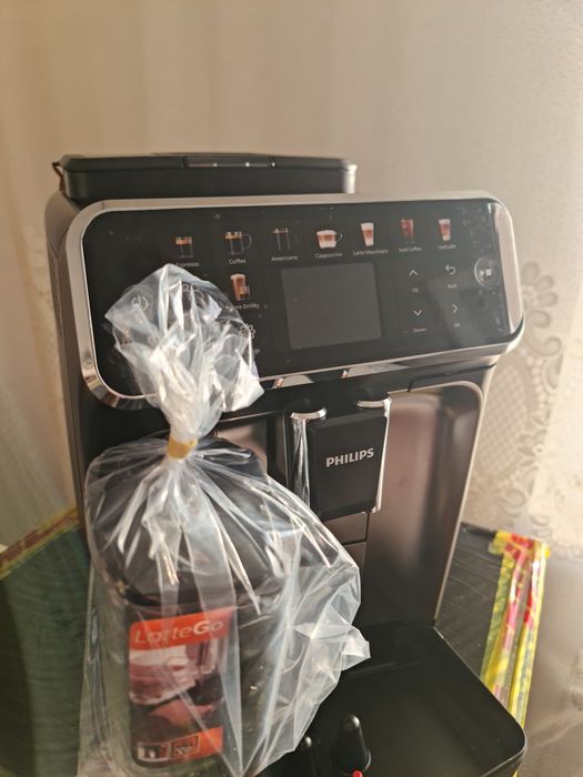 Espressor automat Philips Seria 5500 NOU SIGILAT