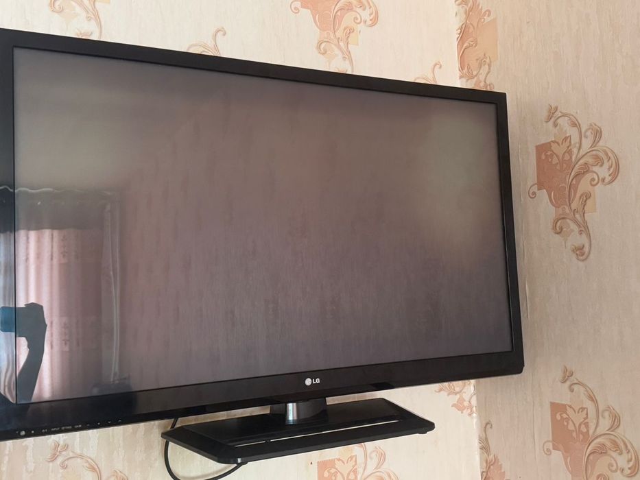 Телевизор LG 42 диагональ