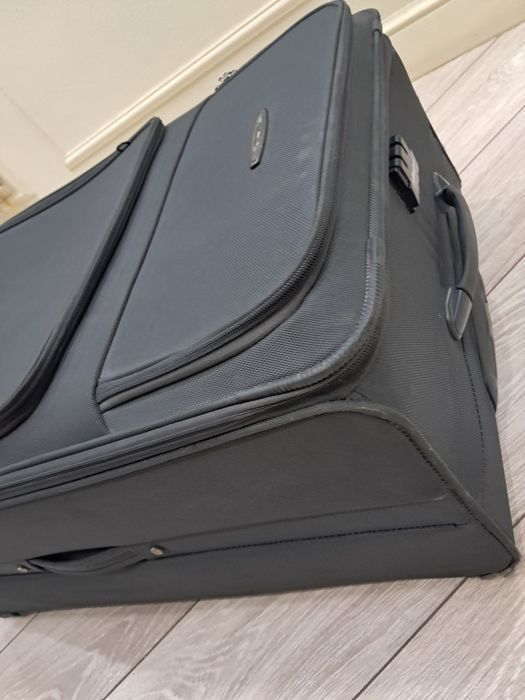 Чемодан большой продам.