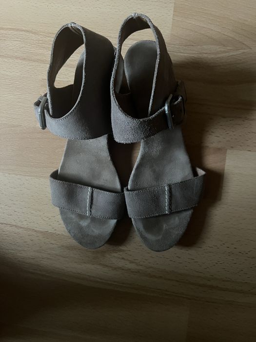 Sandale piele intoarsa gri