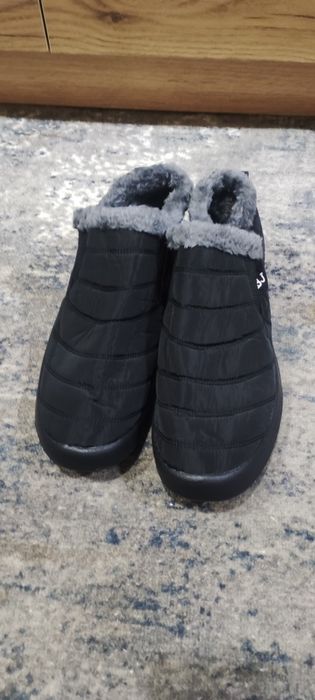 Зимняя теплая удобная обувь