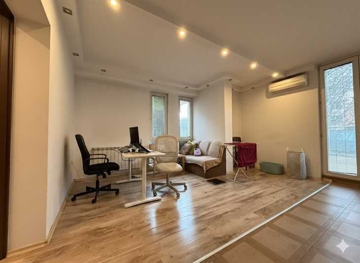 Дава се под наем Двустаен апартамент в София, Изток - 67 кв.м за 647.19 € - Снимка #1