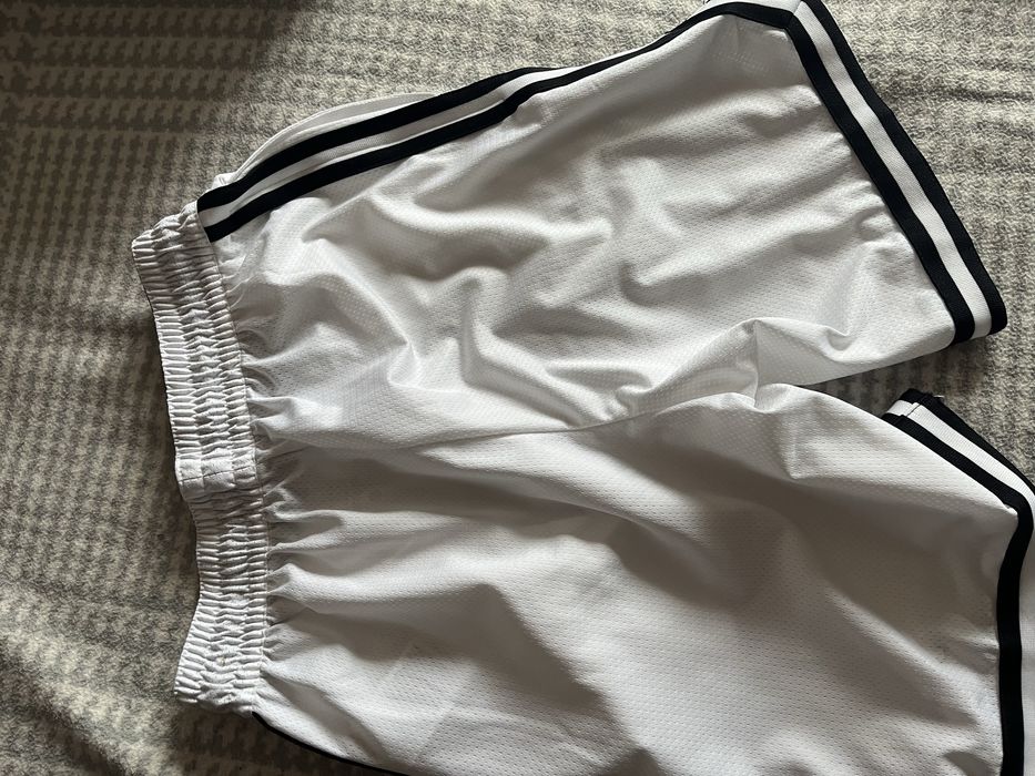 Vand pantaloni scurti nike