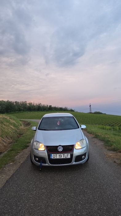 Vând golf 5 sau schimb cu variante.