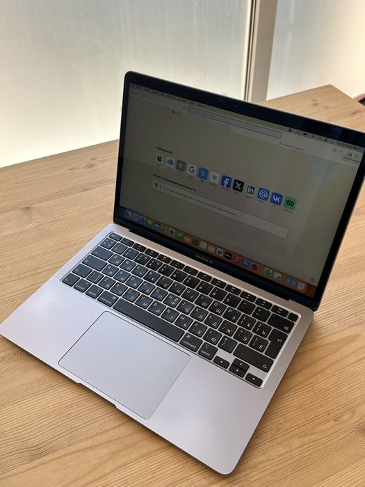 Macbook air 2020 8/256