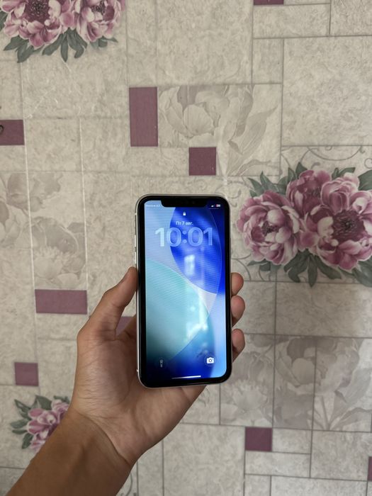 Продам срочно iPhone 11 64GB