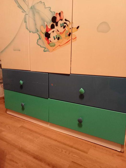 Продам шкаф для детской б\у