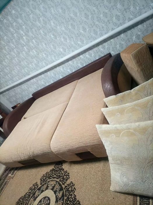 Продам диван хороший