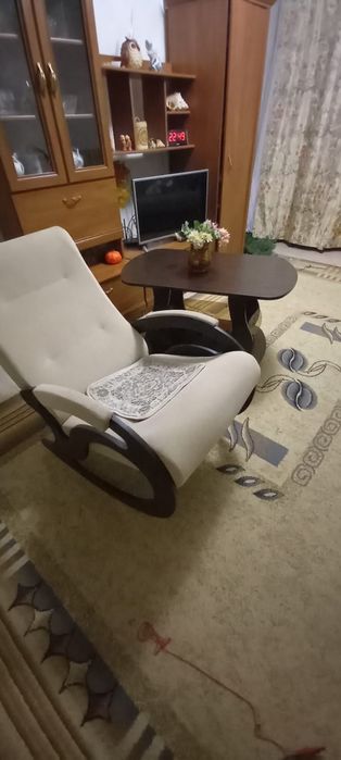 Продам кресло и стол