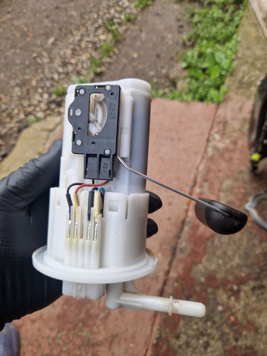 Pompa Benzina Yamaha MT09   2024