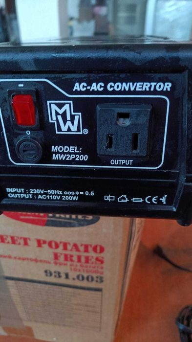 convertor profesional tensiune de la 230 la 110 V 200Watt