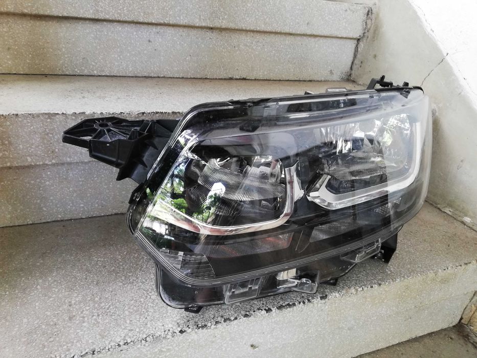 Фар Toyota Proace City ляв/Фар Тойота Проейс Оригинален