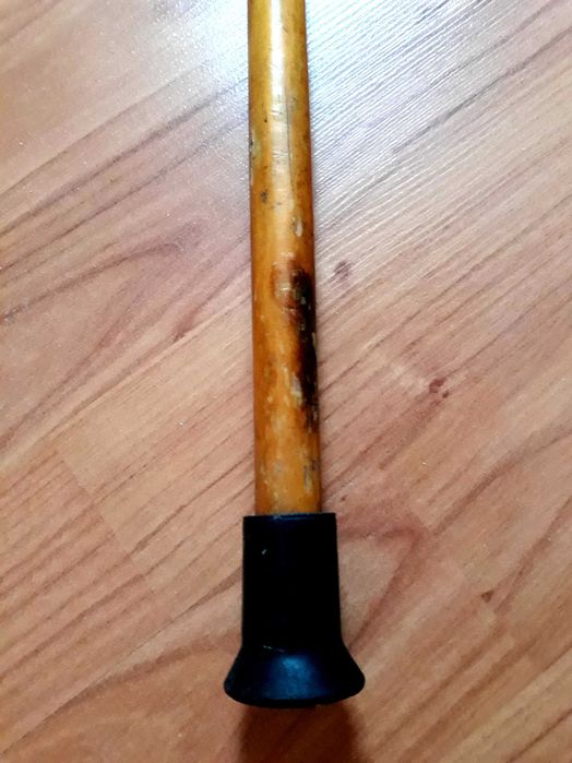 Бастун за възрастен човек