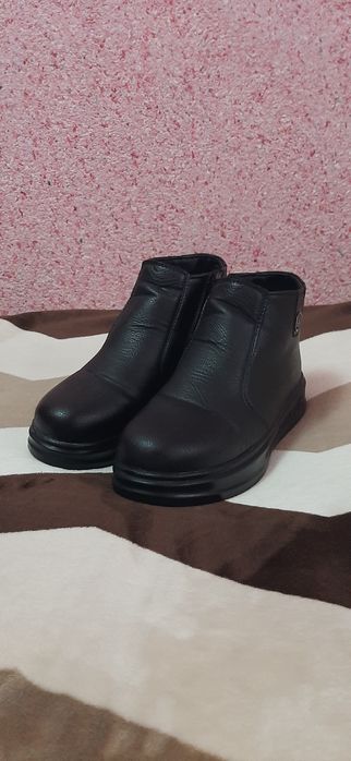 Erkaklar uchun qishki oyoq kiyim