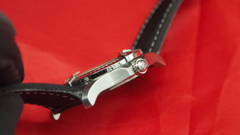 Breitling Avenger 43mm 2824