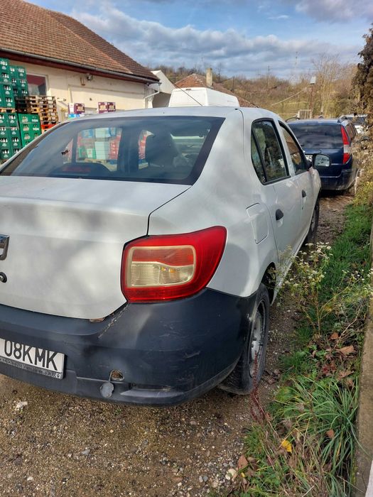 Vand Dacia Logan usor avariat an 2015, 1150 euro
