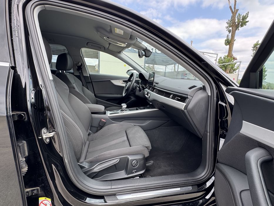 Audi A4 Matrix/facelift/distronic/bord digital/masaj/navi mare/190cp/tva dedcutibil/garantie/leasing/rate