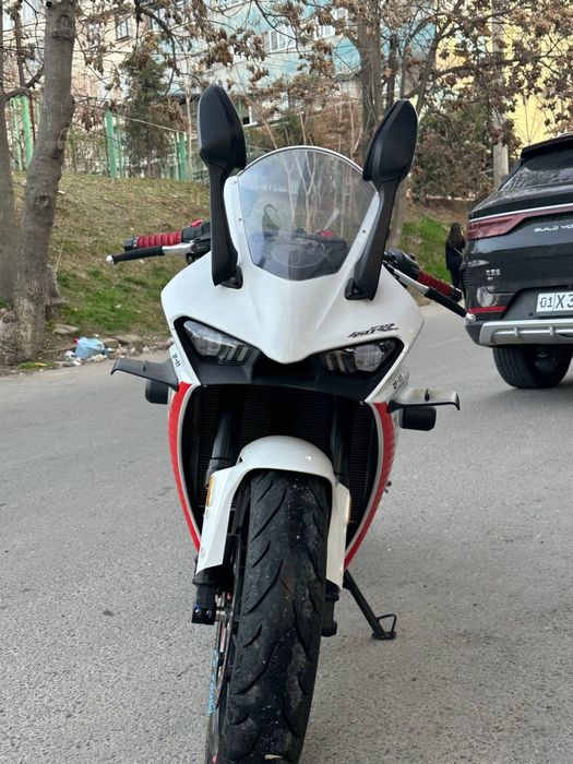 Kove 450 RR mototsikl