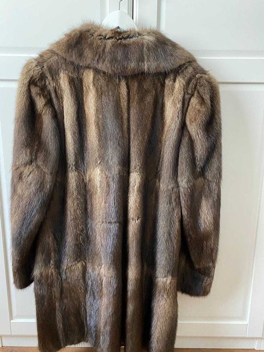Vand haina de blana lunga, noua, bizam, marimea XL