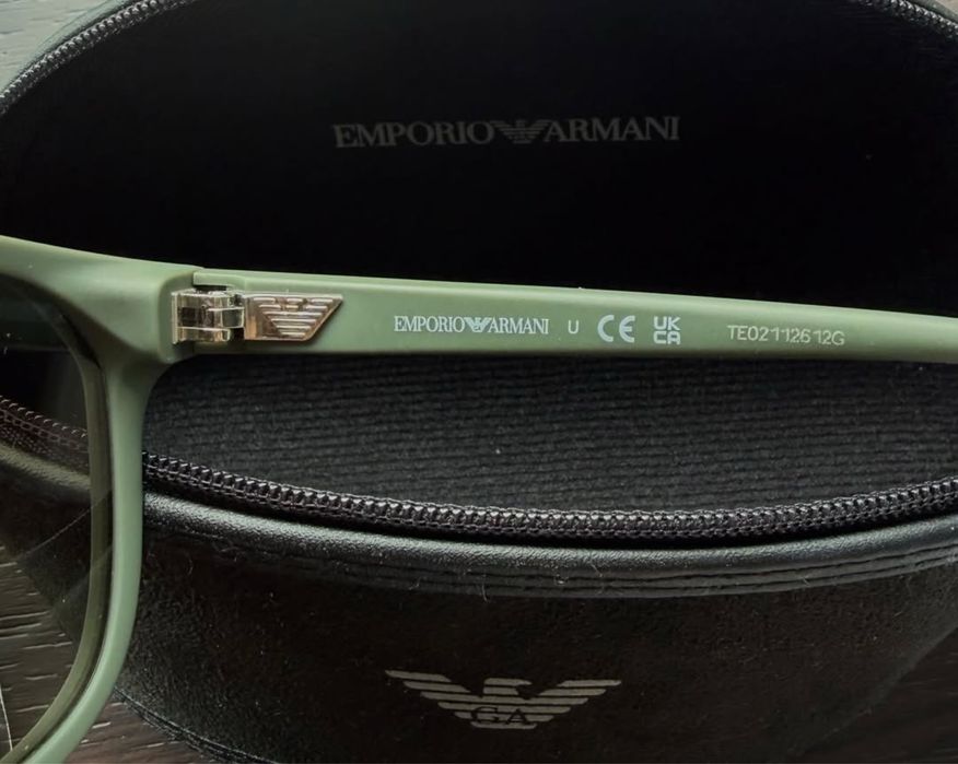 Слънчеви очила Emporio Armani с гаранция