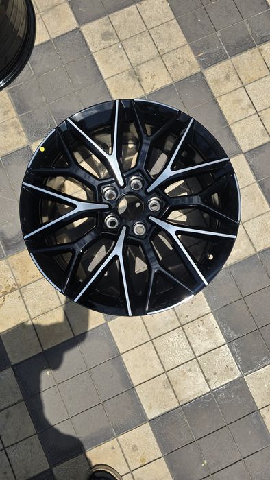 19 razmerli BYD han L disk