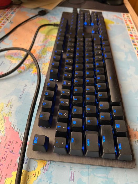 Logitech G512 Carbon – механична гейминг клавиатура, отлично състояние