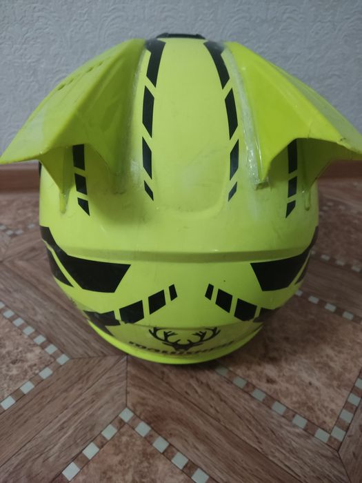 Продам мотошлем M/L