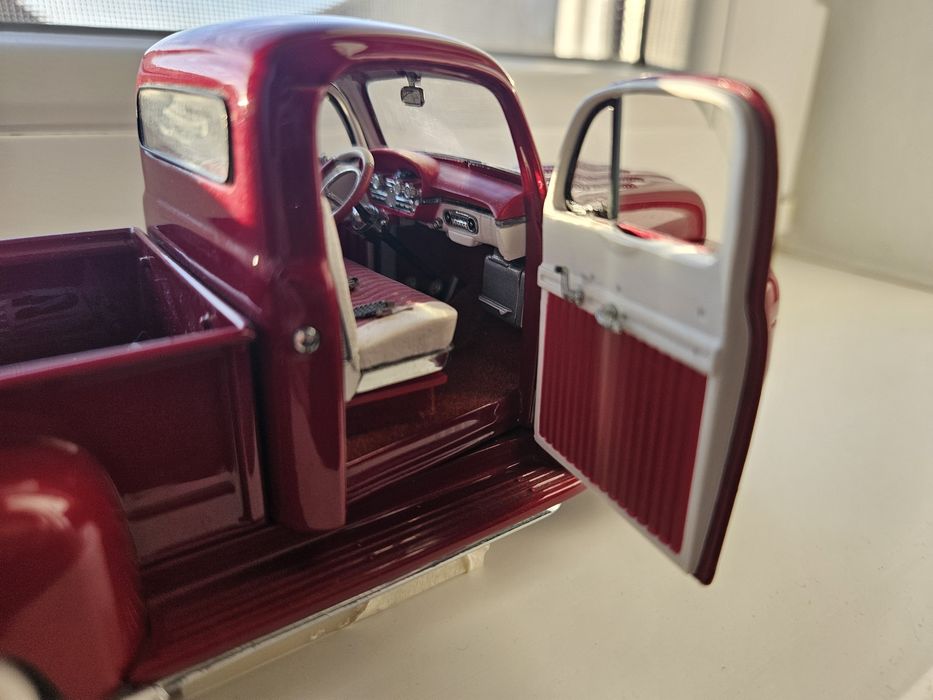 Danbury Mint scara 1/24 Ford F150 Custom