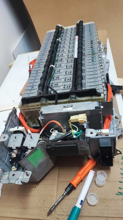 Ремонт и баланс на хибридни батерии Тойота Приус, Аурис, Ярис