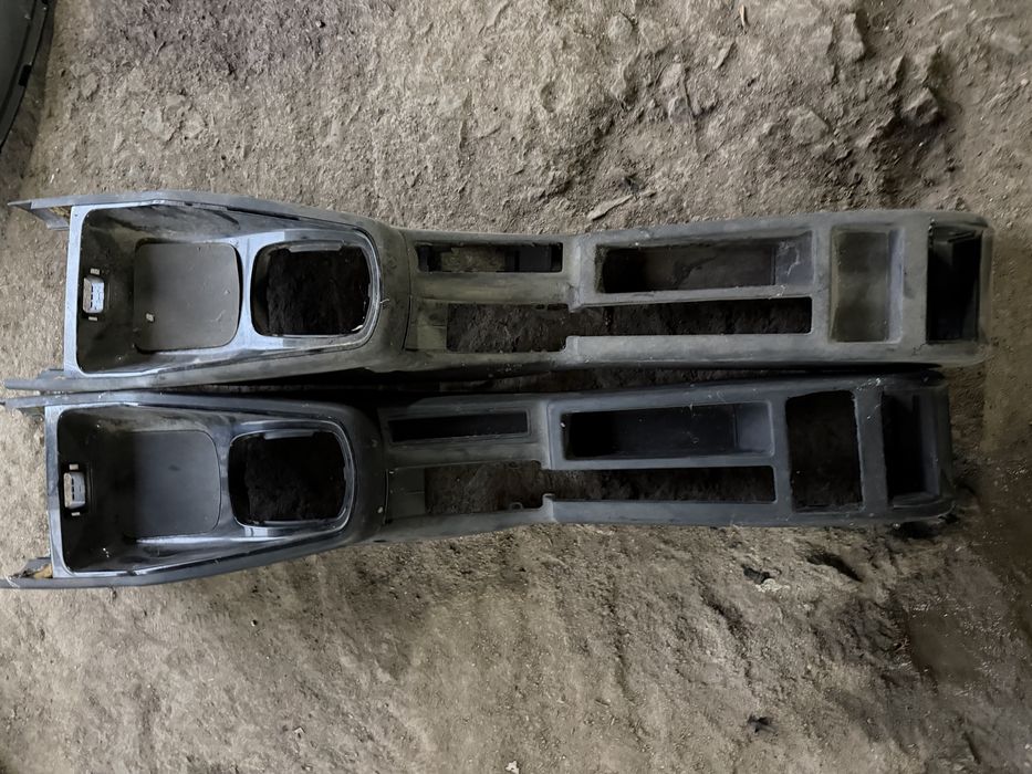 Конзола от ауди а3 8л / audi a3 8l