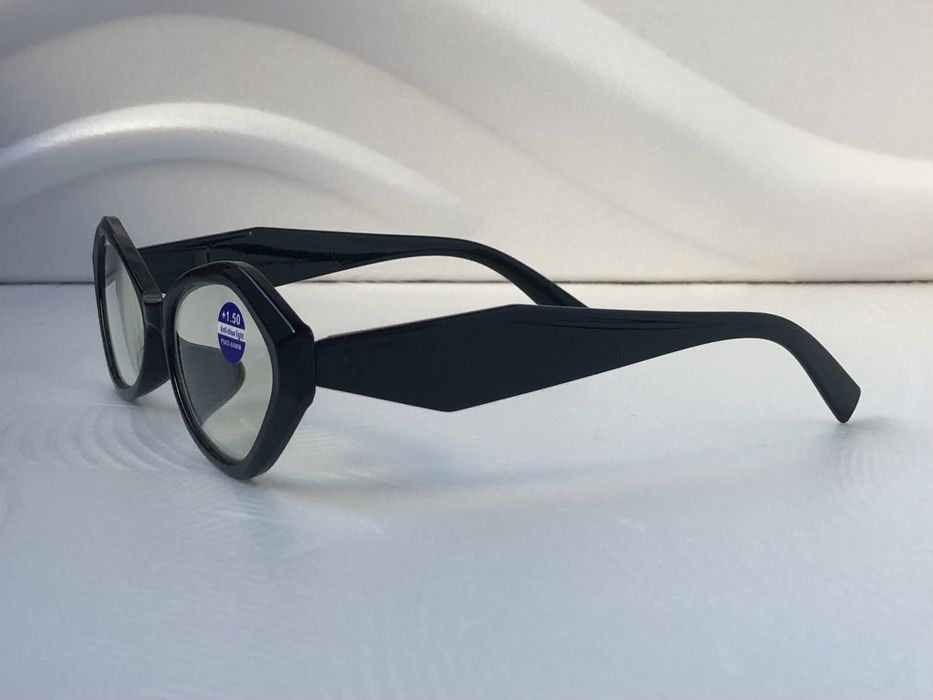 Модерни дамски диоптрични очила /+1.00 - +3.00 /