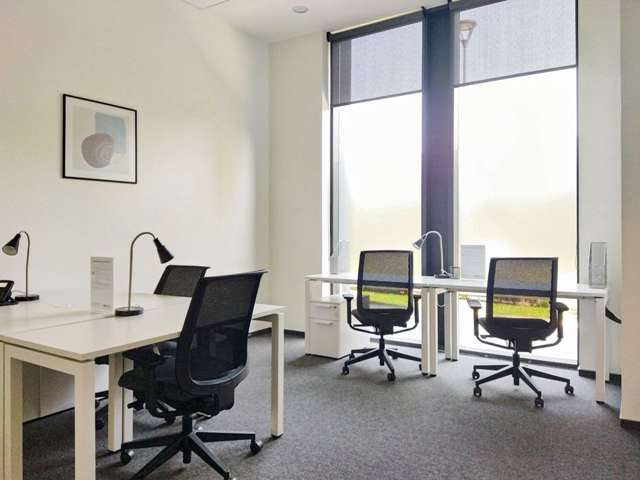 Дава се под наем Офис в Пловдив, Каменица 1 - 10 кв.м за 351.39 € - Снимка #1