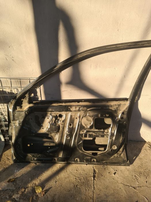 Дверь передняя правая gs300