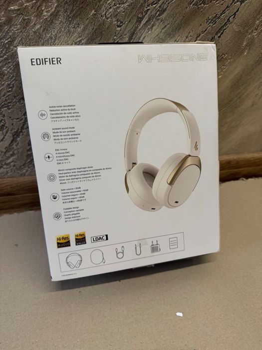 Безжични слушалки с микрофон Edifier WH950NB