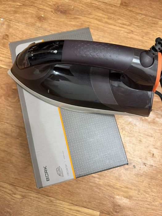 Утюг Bork в отличном сост