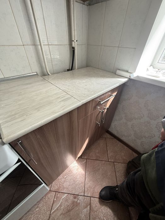 Продам кухонный гарнитур с газ плитой